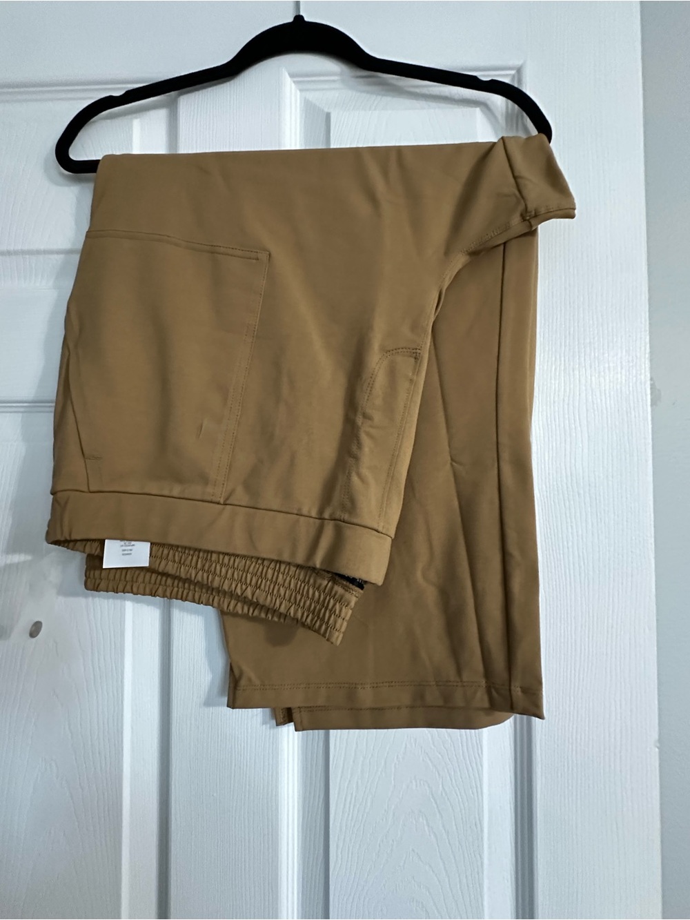 Susan Graver tan women’s capris NWT